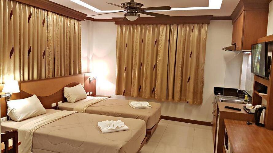 Green Harbor Hotel & Service Apartment