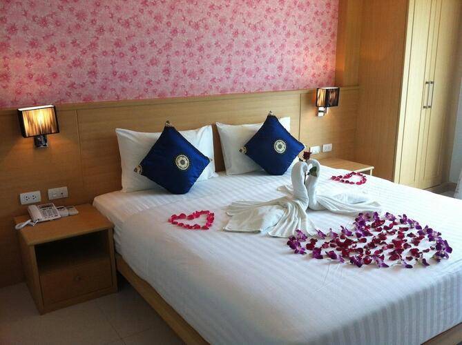 Green Harbor Hotel & Service Apartment