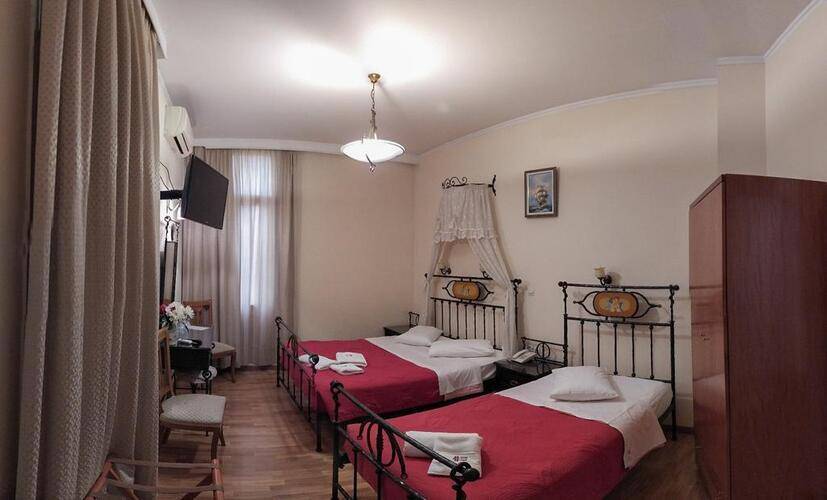 Cecil Hotel