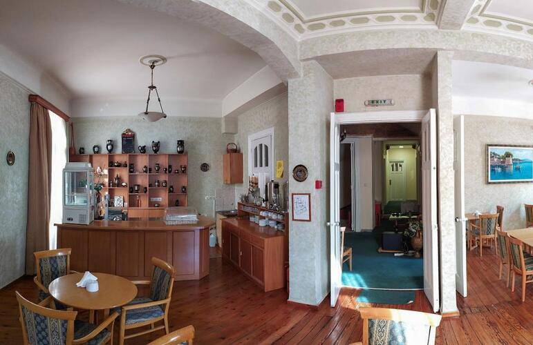 Cecil Hotel