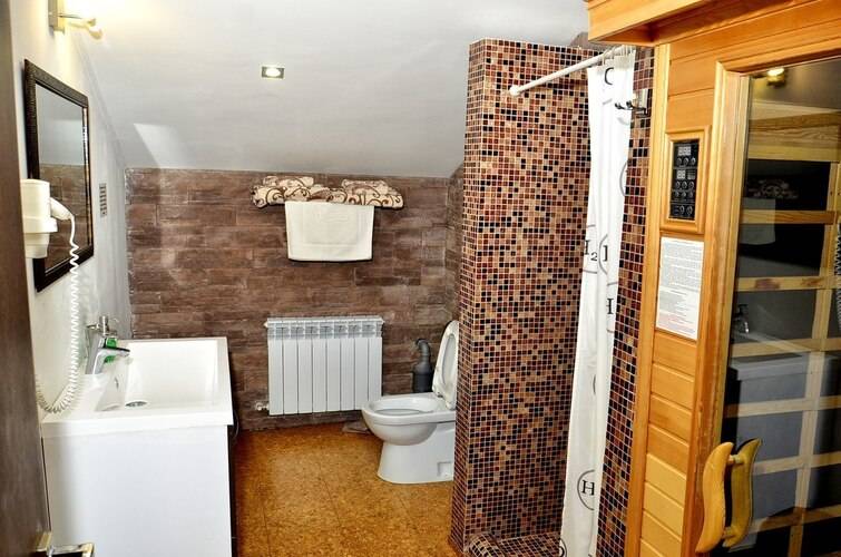 Mari Chalet