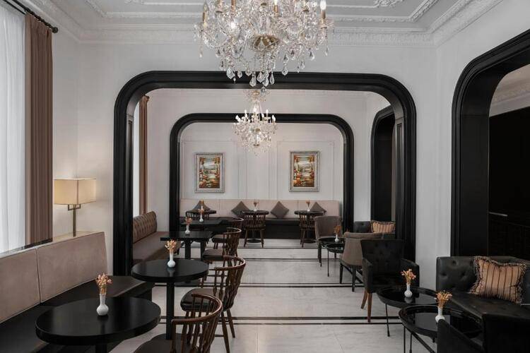 Akka Hotels Lush