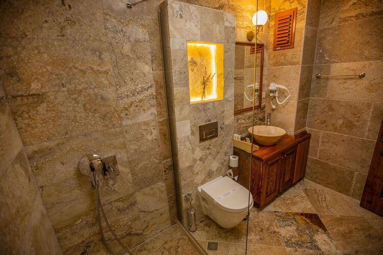 Acer Cave Hotel