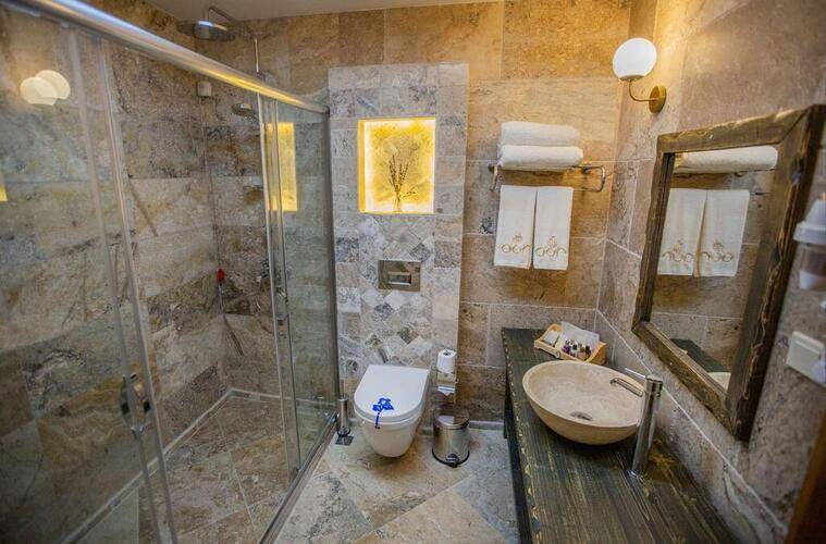 Acer Cave Hotel
