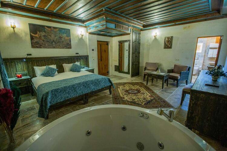 Acer Cave Hotel