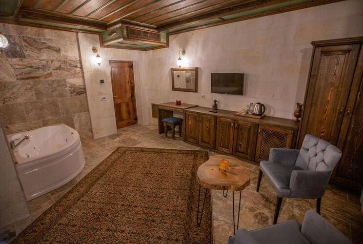 Acer Cave Hotel