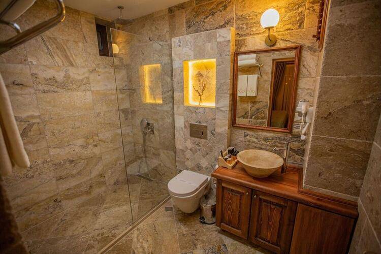 Acer Cave Hotel