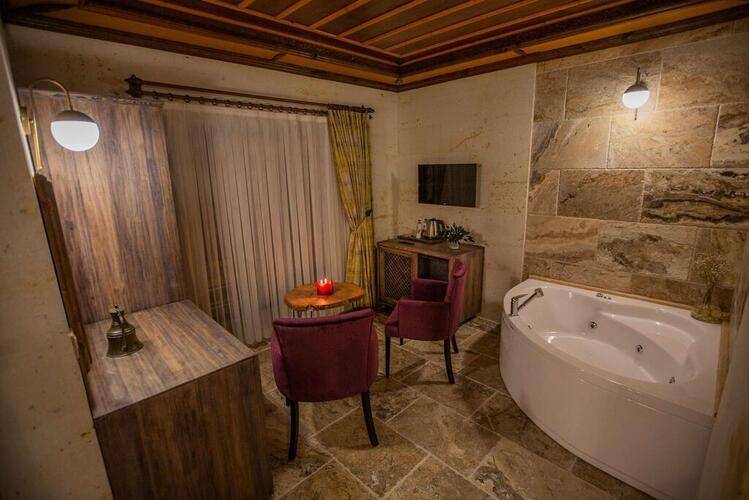 Acer Cave Hotel