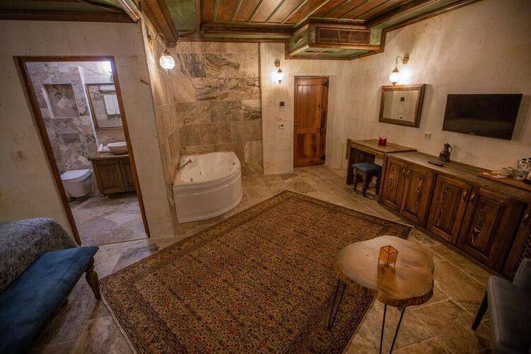 Acer Cave Hotel