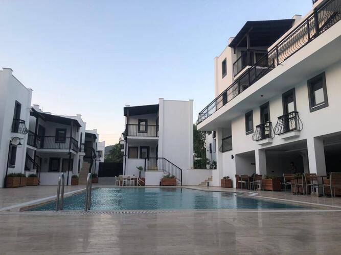 Modern Life Hotel