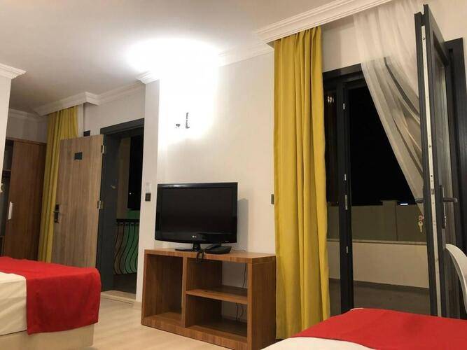 Modern Life Hotel