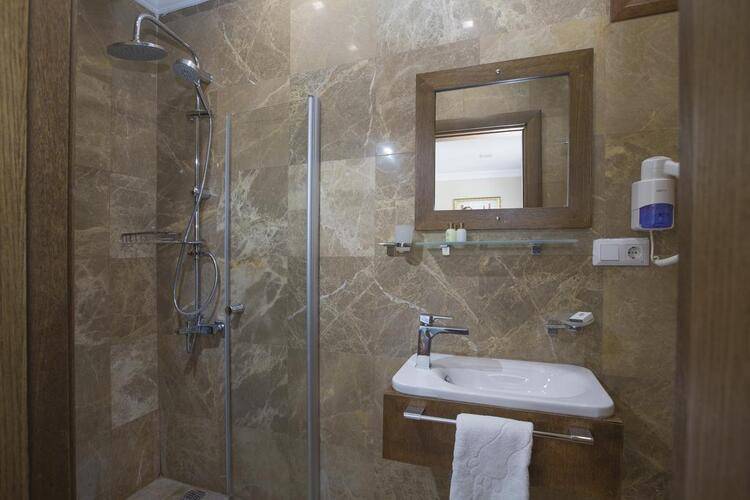 Akkan Luxury Hotel