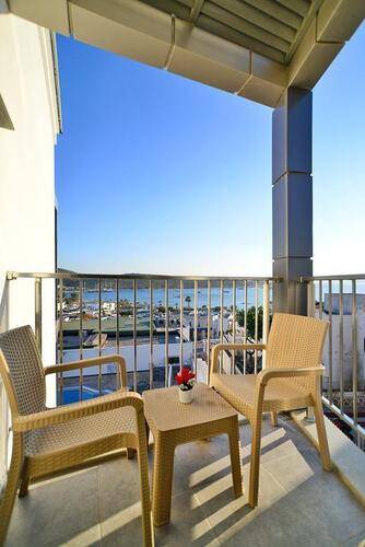 M Suite Hotel