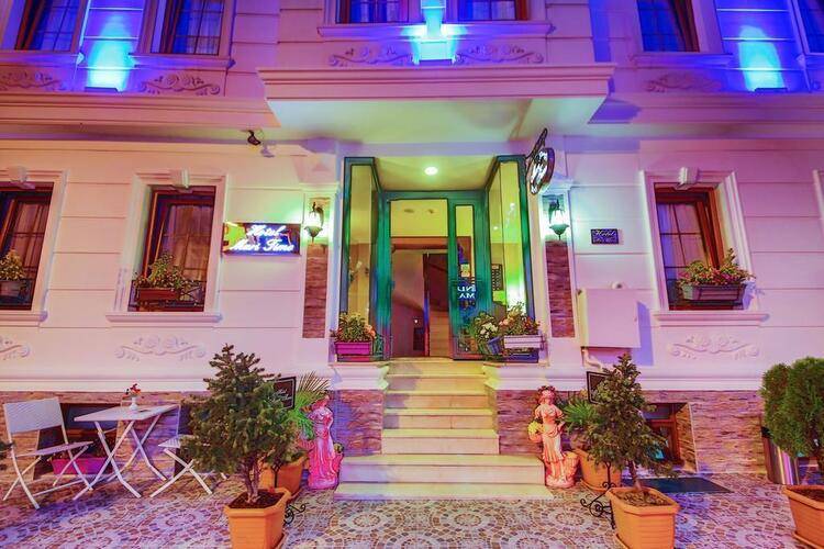 Maritime Hotel
