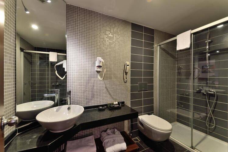 Tiara Hotel Spa
