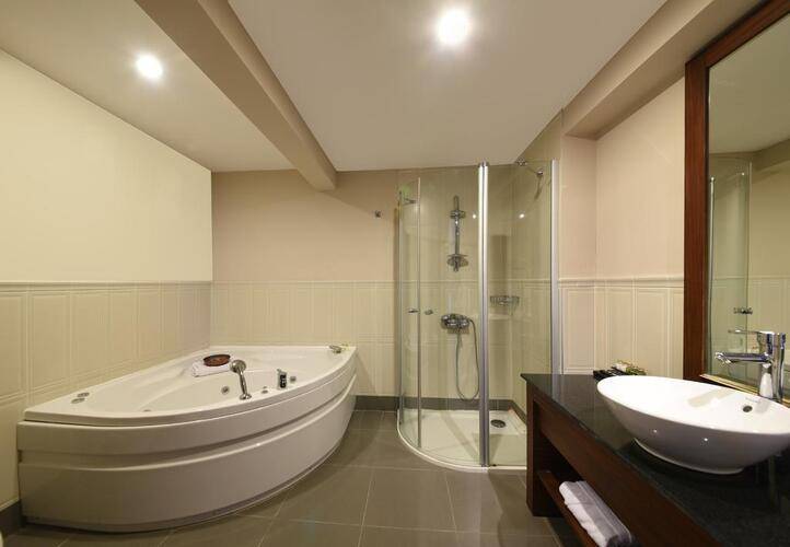 Tiara Hotel Spa