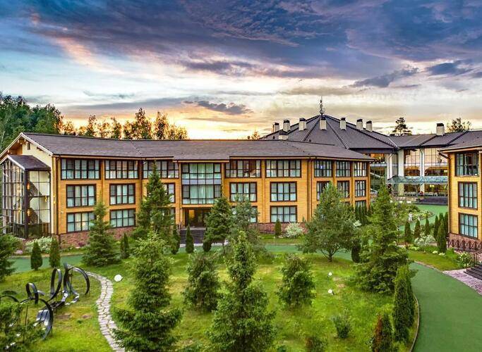 Les Art Resort
