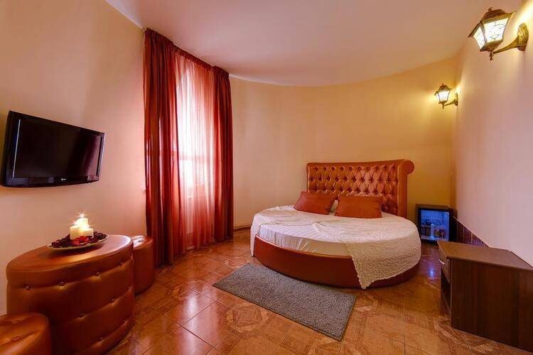 Мартон Амиго