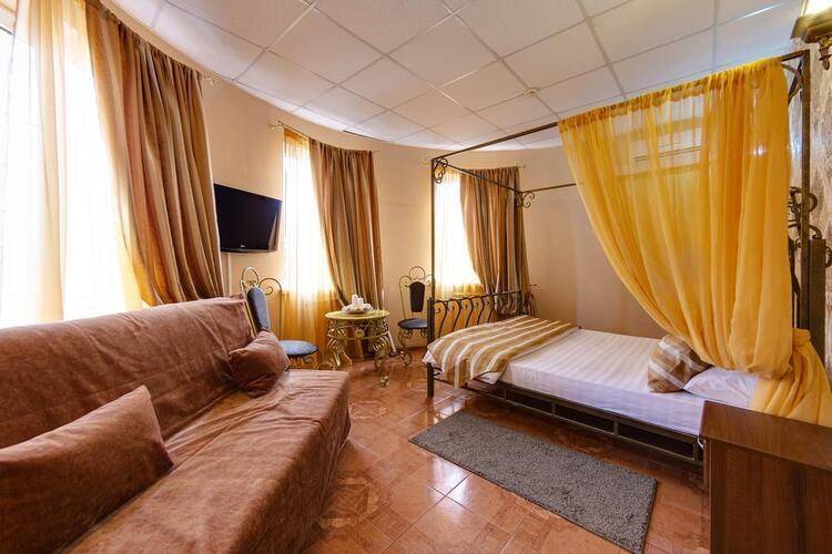 Мартон Амиго