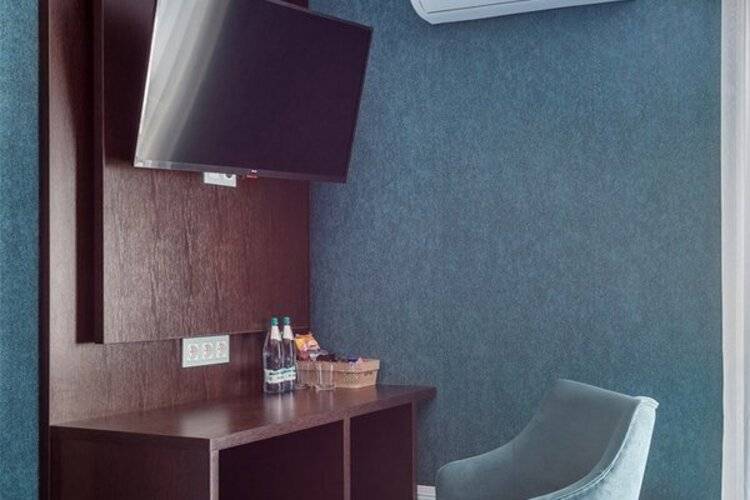 Мартон Лидер