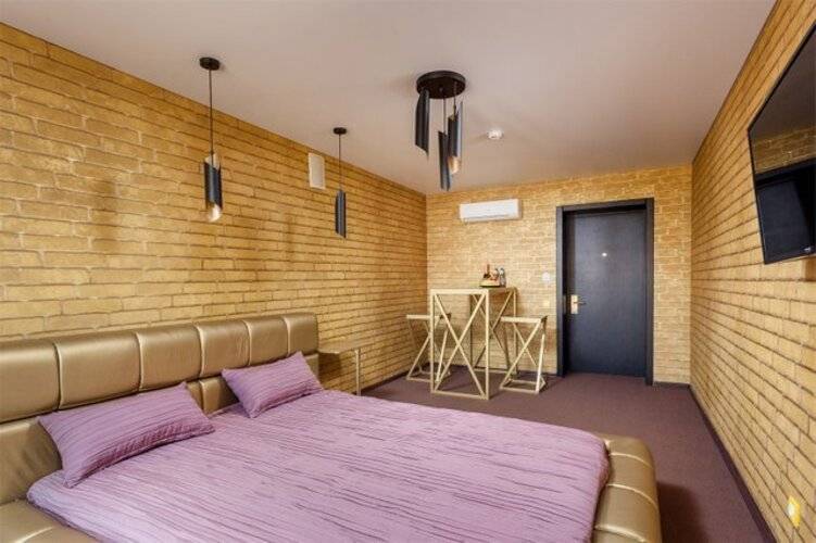 Мартон Лидер