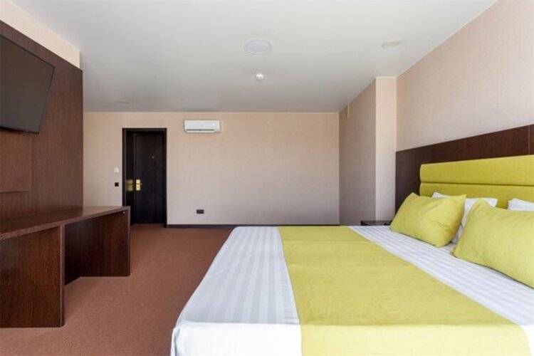 Мартон Лидер