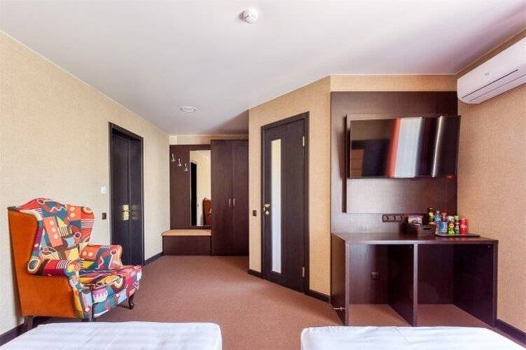 Мартон Лидер