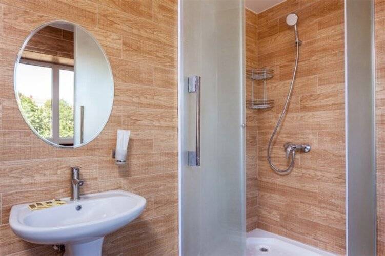 Мартон Лидер