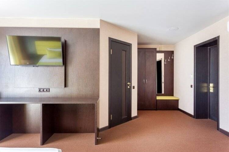 Мартон Лидер