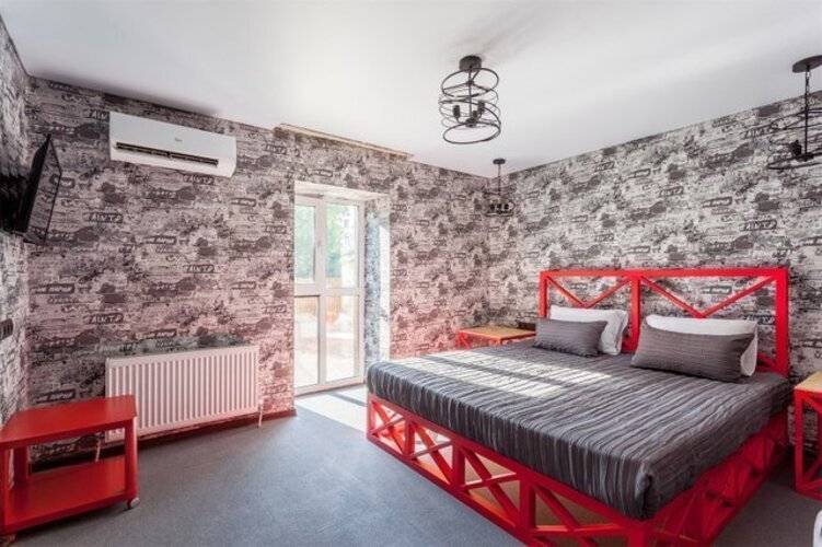 Мартон Лидер