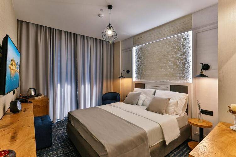 Tate Hotel