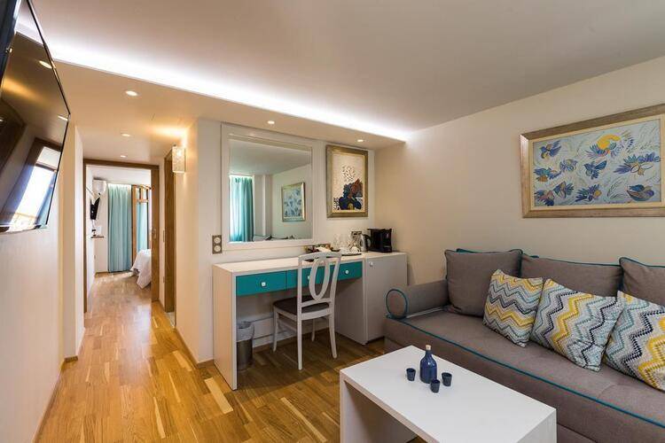 Ammos Suites