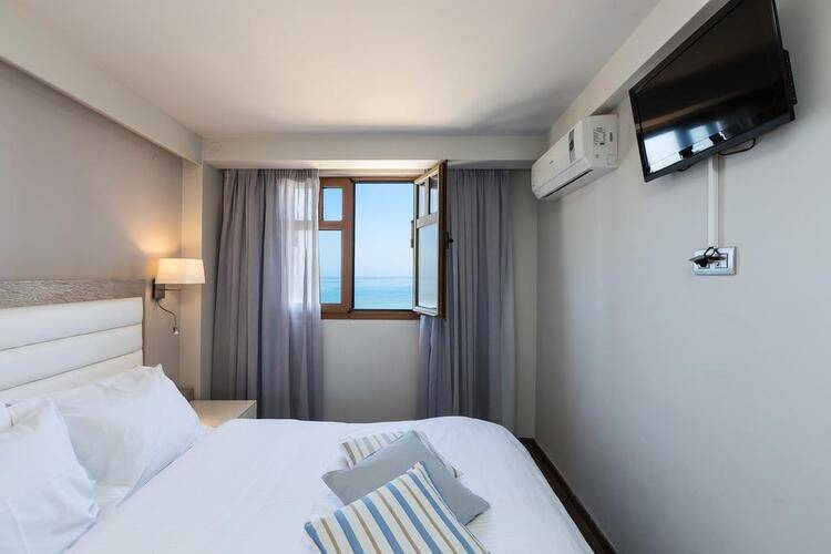 Ammos Suites