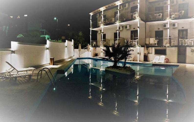 Aragorn Hotel