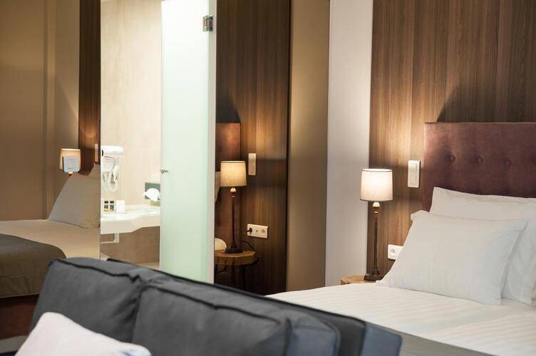Athens Platinum Rooms And Suites