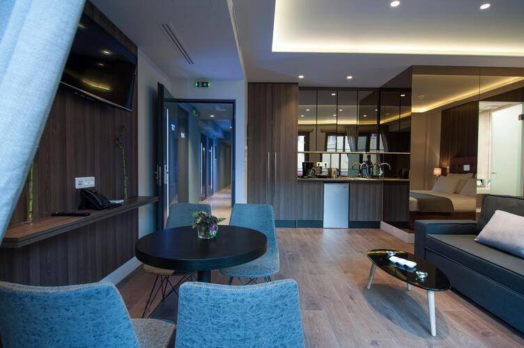 Athens Platinum Rooms And Suites
