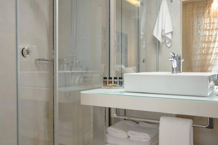 Athens Platinum Rooms And Suites
