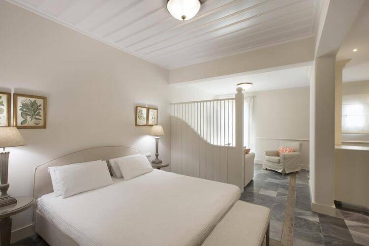 Dorion Hotel