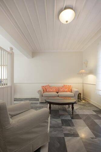 Dorion Hotel
