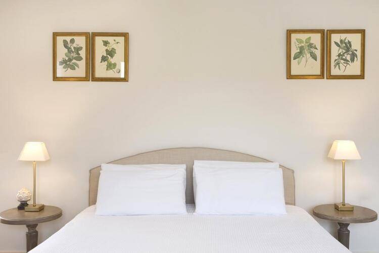 Dorion Hotel