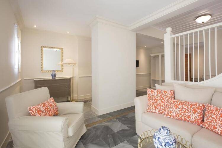 Dorion Hotel