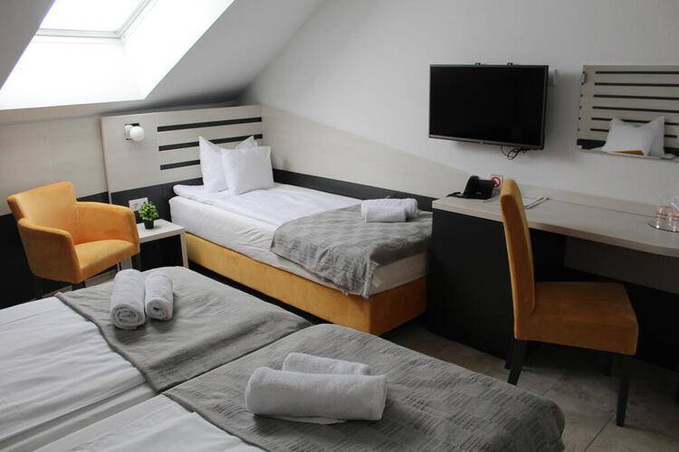 11tica Dm Hotel