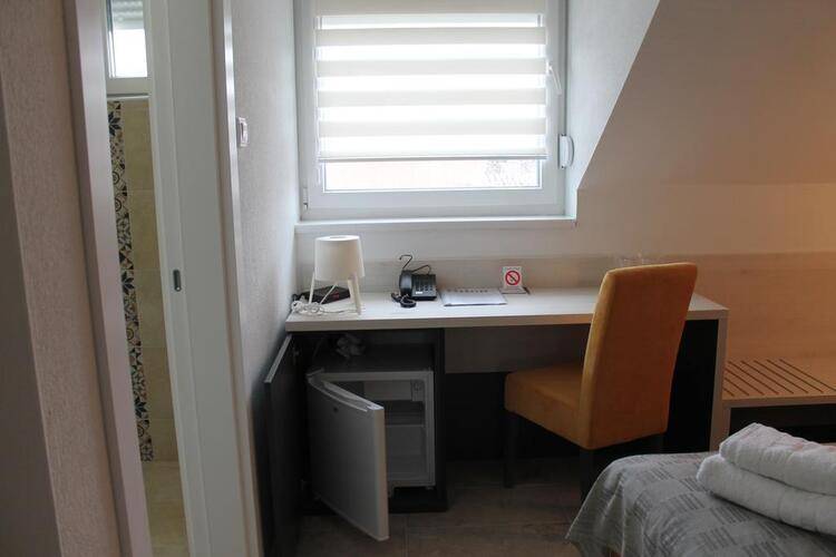 11tica Dm Hotel