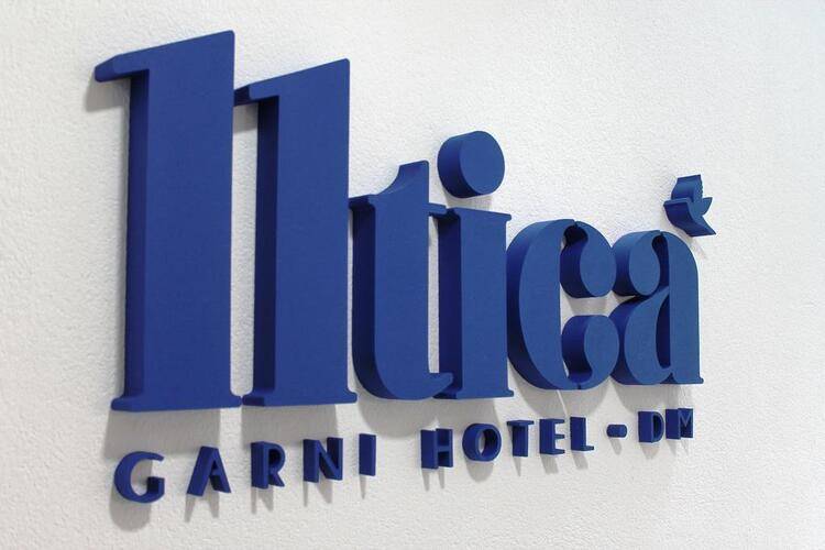 11tica Dm Hotel