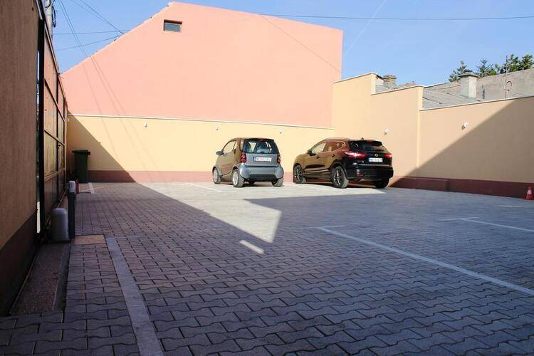 11tica Dm Hotel