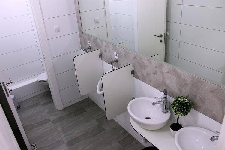 11tica Dm Hotel