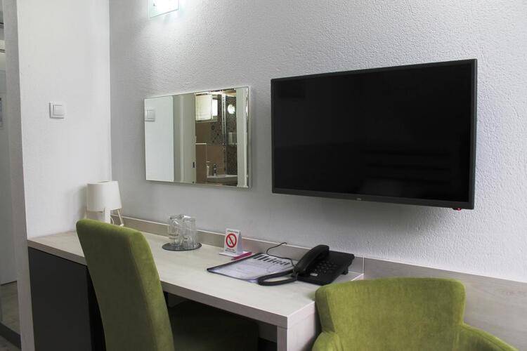 11tica Dm Hotel