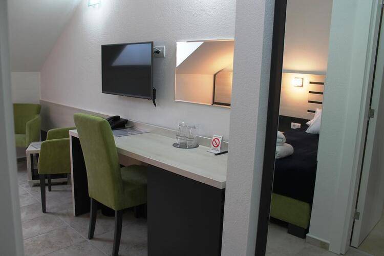 11tica Dm Hotel