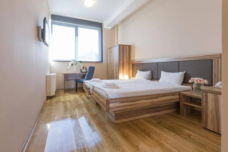 Admiral Arena Hotel