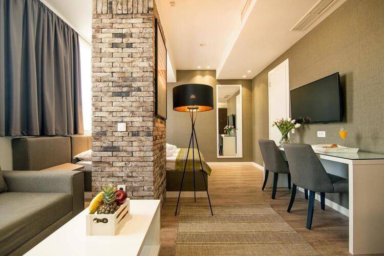 Belgrade Inn Garni Hotel